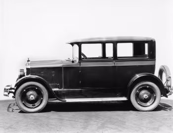 1927 Moon 6-60 Coach
