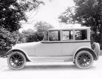 1917 Moon 6-66 Sedan by Bender-Robinson
