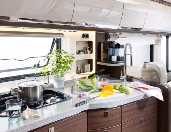 Interior 2017–21 Morelo Empire Liner '2016–21