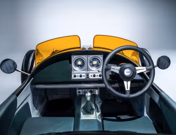 Front panel Morgan Super 3 [UK-spec] '2022–pr.