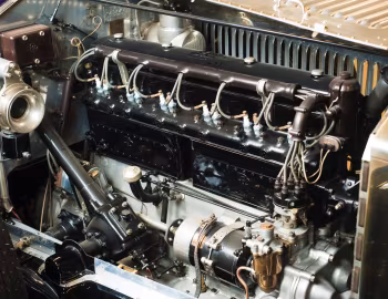 Sous la capuche Rolls-Royce Phantom I Enclosed Drive Landaulette by Mulliner '1927