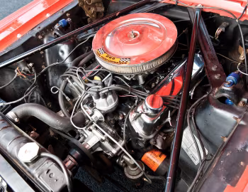 Bajo el capó 1965 Ford Mustang Convertible (76А)