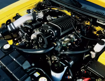 Under The Hood Saleen S281 SC Extreme Coupe '2002–04