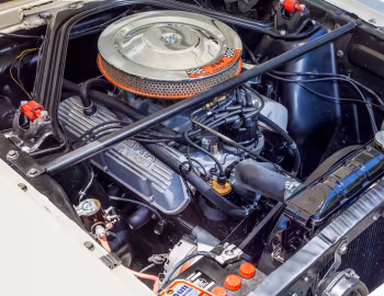 Sous la capuche 1965 Shelby GT350 with LeMans stripes option