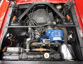 Sous la capuche 1966 Shelby GT350 with LeMans stripes option
