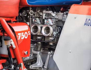 Bajo el capó 1968 MV Agusta 861 Magni (#199016)