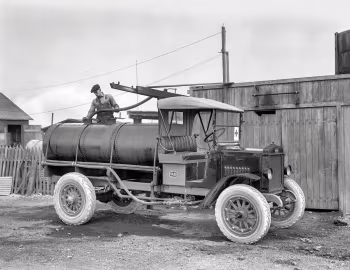 1920 Nash Model 3018 Sprinkler Truck