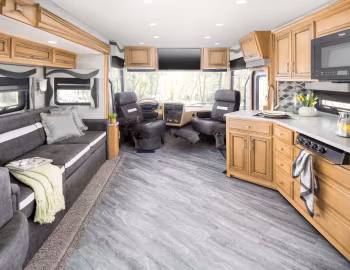 Интерьер 2014–20 Newmar Canyon Star '2013–20