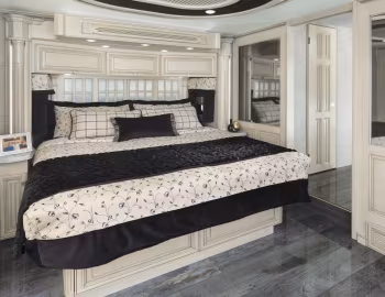 Интерьер 2018–22 Newmar Essex '2017–22