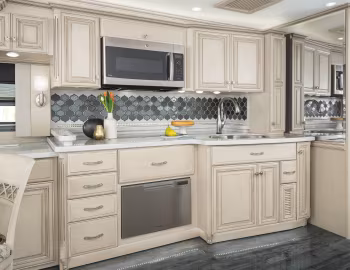 Интерьер 2018–22 Newmar Essex '2017–22