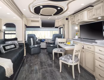 Интерьер 2018–22 Newmar Essex '2017–22