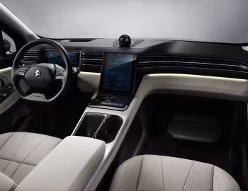 Интерьер NIO ES8 '04.2017