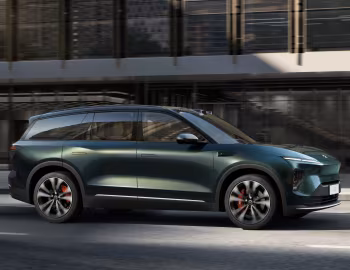 NIO ES8 '2023–25