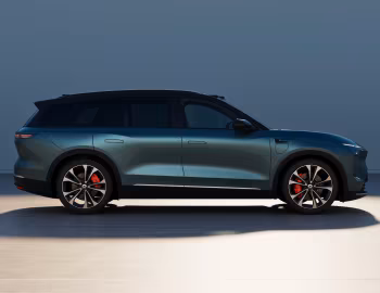 NIO ES8 '2023–25