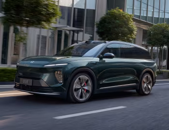 NIO ES8 '2023–25