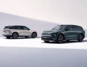 NIO ES8 '2023–25