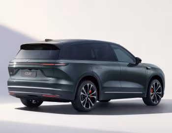 NIO ES8 '2023–25