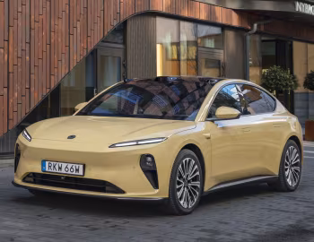NIO ET5 [EU-spec] '2023–pr.
