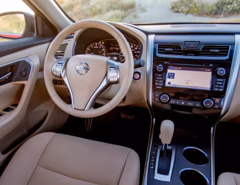 Интерьер 2013–15 Nissan Altima [North America] (L33) '05.2012–15