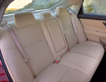 Інтер'єр 2013–15 Nissan Altima [North America] (L33) '05.2012–15