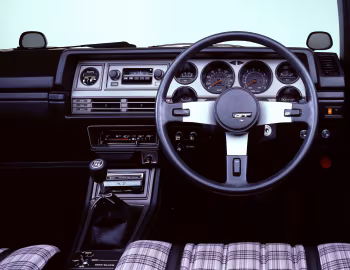 中控台 Nissan Auster 1800GT-E [Japan] (E-RA11) '06.1979–06.1981
