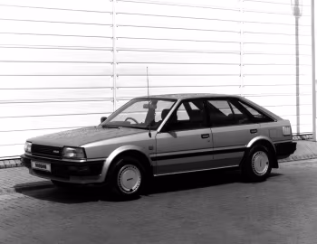 Nissan Bluebird Hatchback [UK-spec] (T72) '1987–90