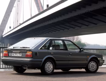 Nissan Bluebird Hatchback (T72) '1987–90