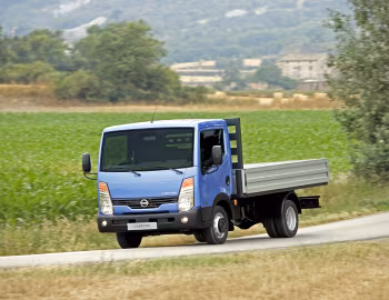 Nissan Cabstar '2006–14