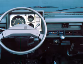 中控台 Nissan Cabstar [EU-spec] '1982–91