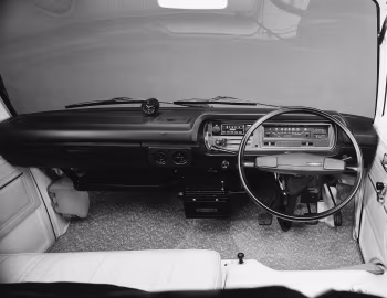 Передня панель Nissan Caravan (E20) '1973–80