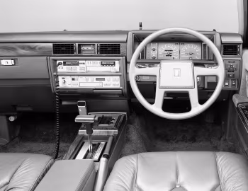 中控台 Nissan Cedric 4-door Hardtop V30E Brougham VIP (Y30) '01–05.1984