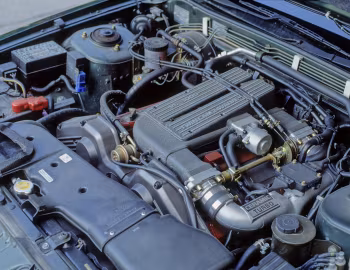发动机舱 Nissan Cedric Cima Type II-S [Japan] (E-FPY31) '08.1989–08.1991