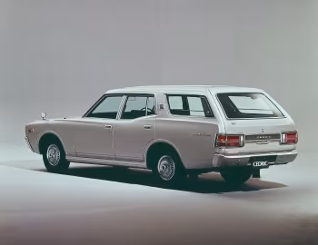 Nissan Cedric VAN 2000 Deluxe [Japan] (H-V330) '06.1975–06.1977