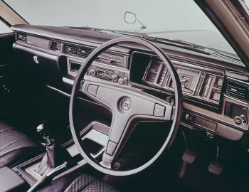 中控台 Nissan Cedric VAN 2000 Deluxe [Japan] (H-V330) '06.1975–06.1977