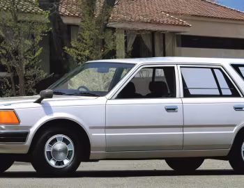 Nissan Cedric Van (Y30) '06.1983–06.1985