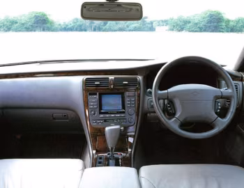 Торпедо Nissan Cima (Y33) '06.1996–01.2001