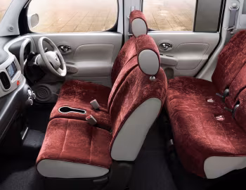 Інтэр'ер Nissan Cube "Party Red Selection" (Z12) '2010