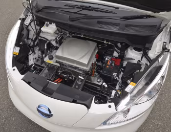 Sous la capuche Nissan e-NV200 [Japan] '2014–pr.
