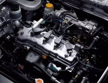 Под капотом Nissan Expert VX-G [Japan] (W11) '08.2002–10.2005
