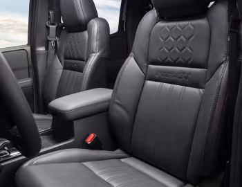 Інтэр'ер 2022–н.ч. Nissan Frontier Pro-4X [Mexico] (D41) '2021–н.ч.