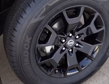 2018–21 Nissan Frontier SV "Midnight Edition" Crew Cab [North America] (D40) '2017–21