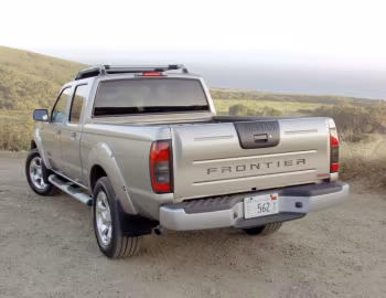 2002–05 Nissan Frontier Crew Cab (D22) '2001–05