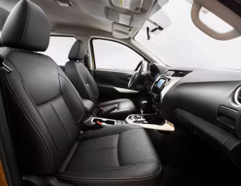 Интерьер Nissan Frontier LE Double Cab [Latam] (D23) '2017–21