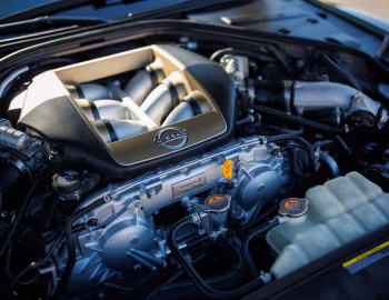 Sous la capuche 2024–25 Nissan GT-R T-Spec [North America] (R35) '2023–25