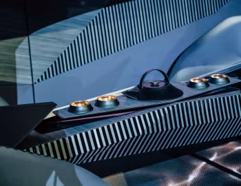 Інтер'єр Nissan Hyper Tourer '10.2023