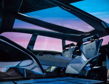 Інтер'єр Nissan Hyper Tourer '10.2023