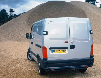 Nissan Interstar Van [UK-spec] '2001–03
