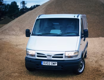 Nissan Interstar Van [UK-spec] '2001–03