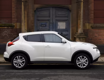 Nissan Juke [UK-spec] (YF15) '2010–14