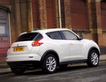 Nissan Juke [UK-spec] (YF15) '2010–14
